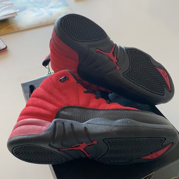 Jordan 12 Retro - Picture 2 of 4